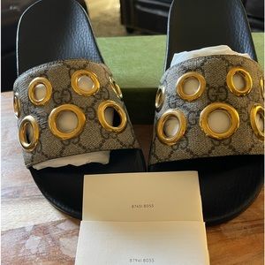 Gucci sandals inbox dust rag serial number size 7